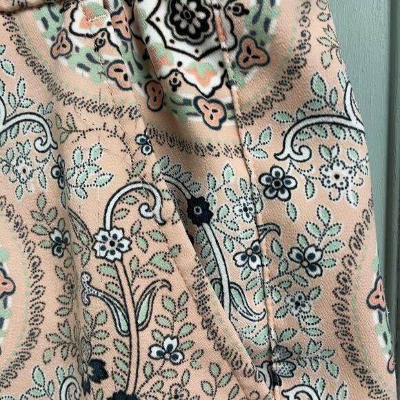 Loft Paisley Shorts Pull On Womens Size Medium Peach Light Pink Lightweight - Picture 2 of 6